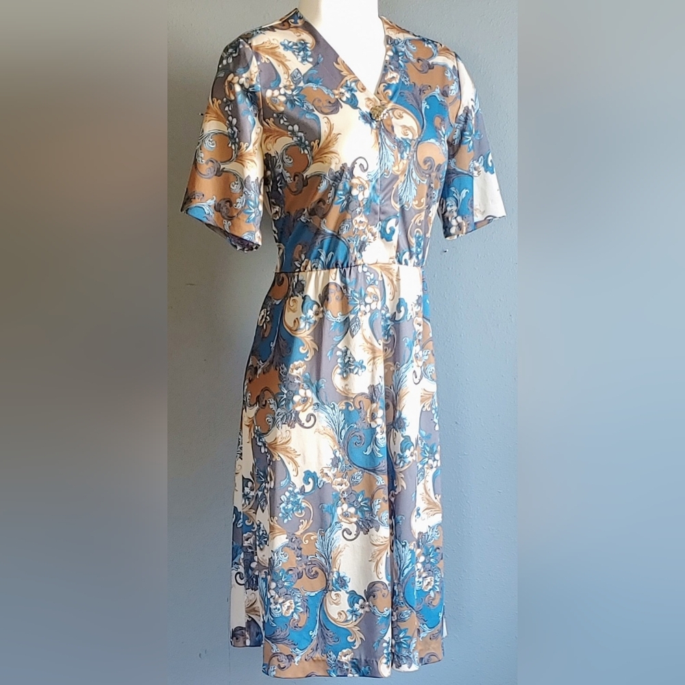 Gorgeous vintage floral dress by Haband for her
